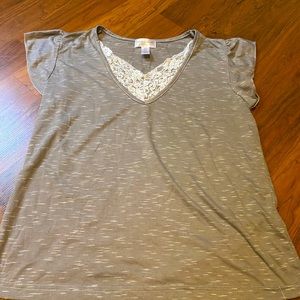 Gray Lace Tee 🤍🖤